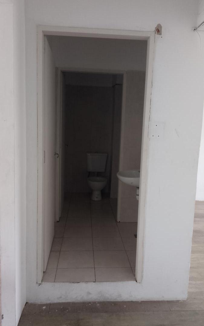 Foto de Excelente Depósito/Oficina en Zona Textil de Flores – 3° Piso, imagen 3