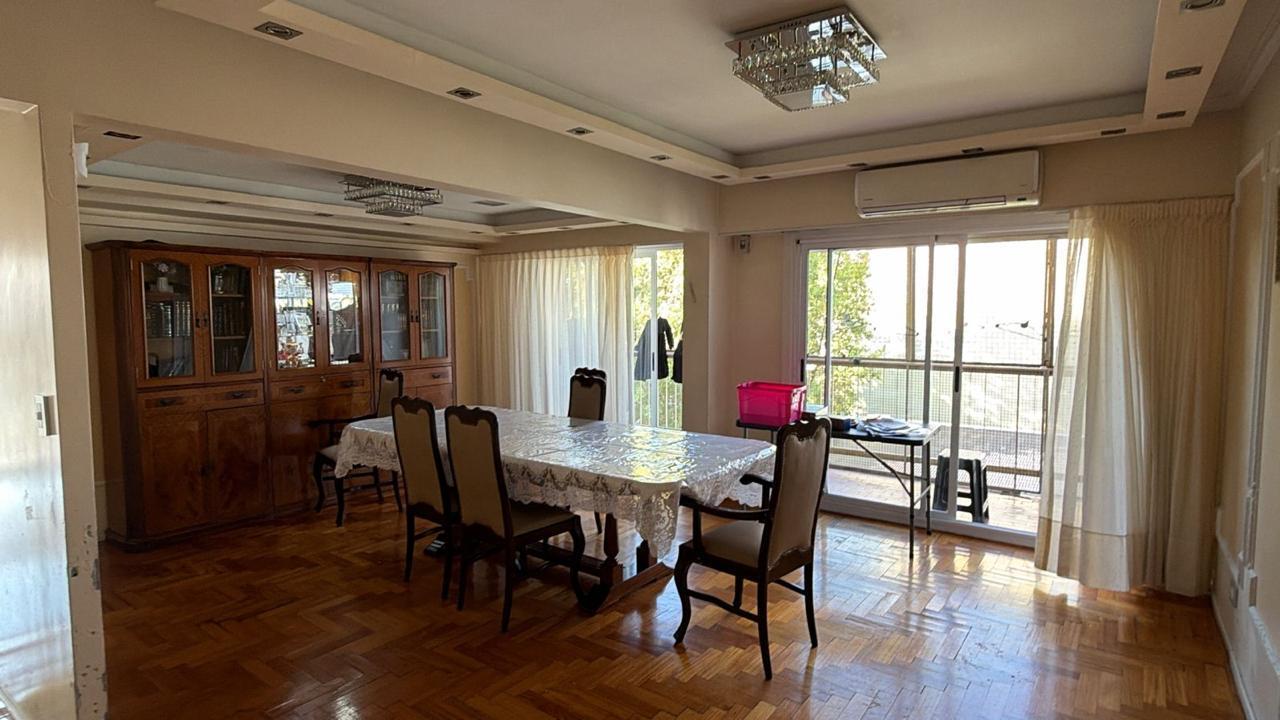 Foto de 4 ambientes impecables en flores, 2 balcones y lavadero grande -buen, imagen 2