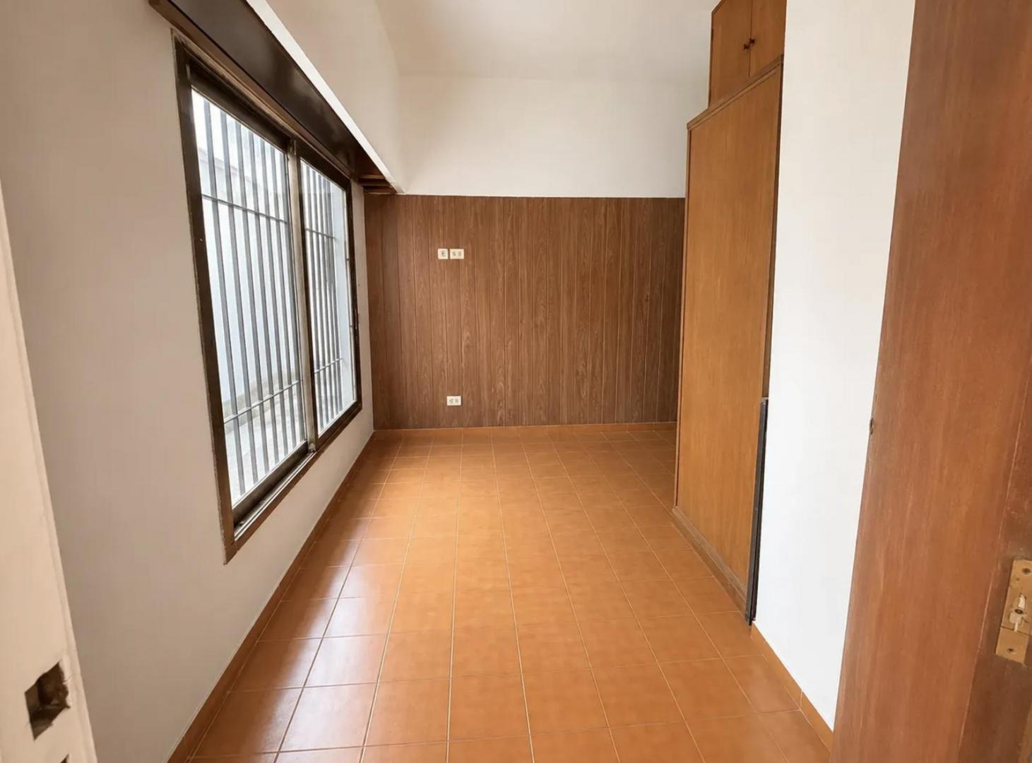 Foto de Casa De 9 Ambientes Con Quincho. Remodelada. Lista Para Vivir., imagen 3