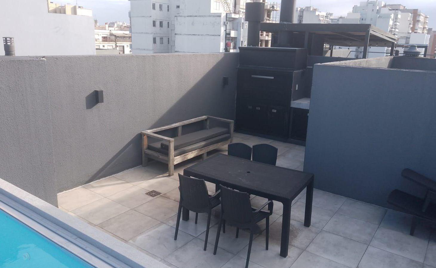 Foto de DEPARTAMENTO DE LUJO TOTAL, CON PILETA PROPIA 3 AMBIENTES FLORES, imagen 4