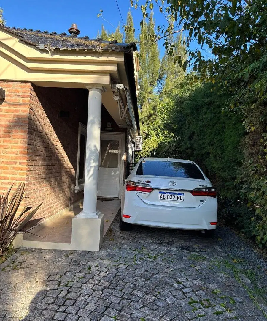 Casa 4 ambientes Venta o Alquiler Preciosa Barrio Cerrado de Lujo 4