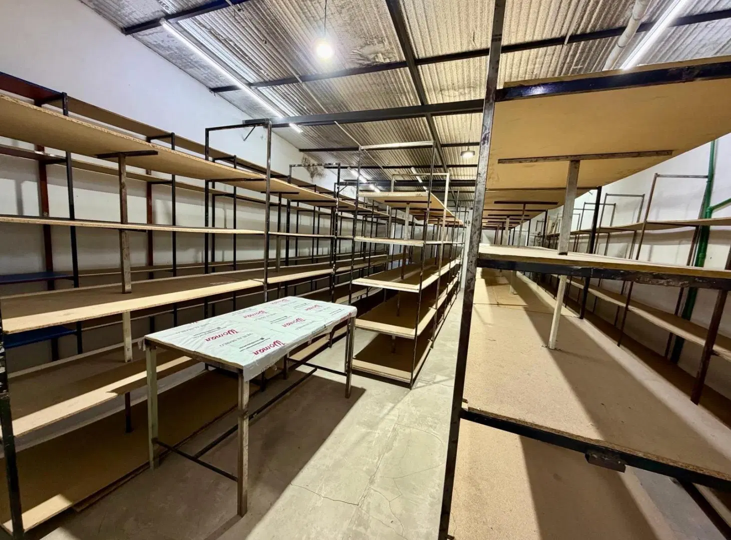 OPORTUNIDAD ALQUILER LOCAL COMERCIAL, FLORES 3