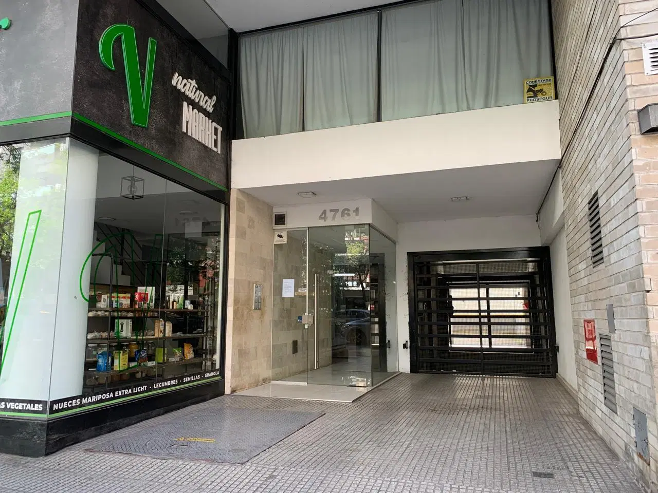 MONOAMBIENTE DIVIDIDO CON BALCON SUPER LUMINOSO PISO ALTO PARRILLA 4