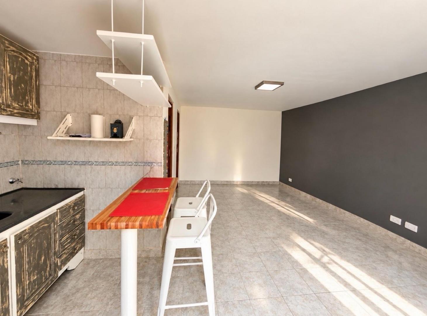 Foto de Monoambiente refaccionado a nuevo con patio! - Almagro, imagen 2