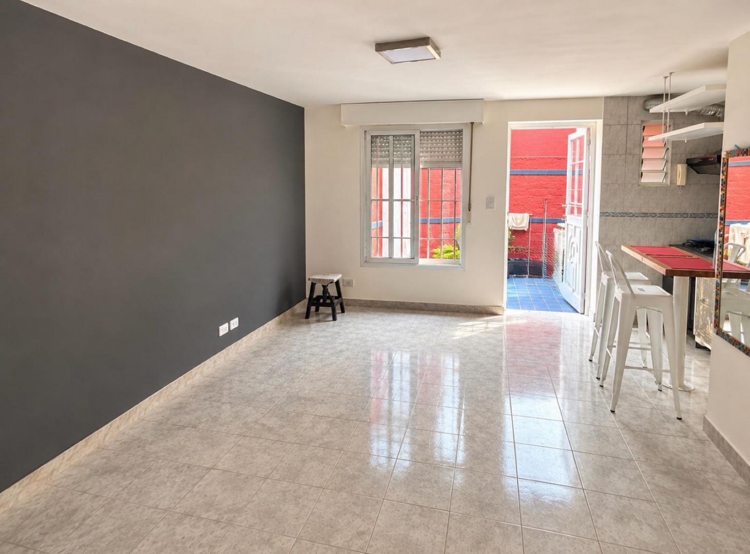 Foto de Monoambiente refaccionado a nuevo con patio! - Almagro, imagen 1