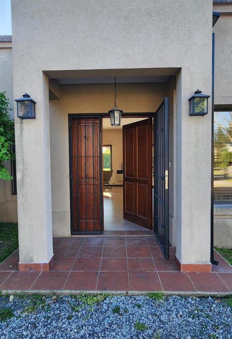 Venta casa 3 dormitorios, Segundas Colinas, Pilar