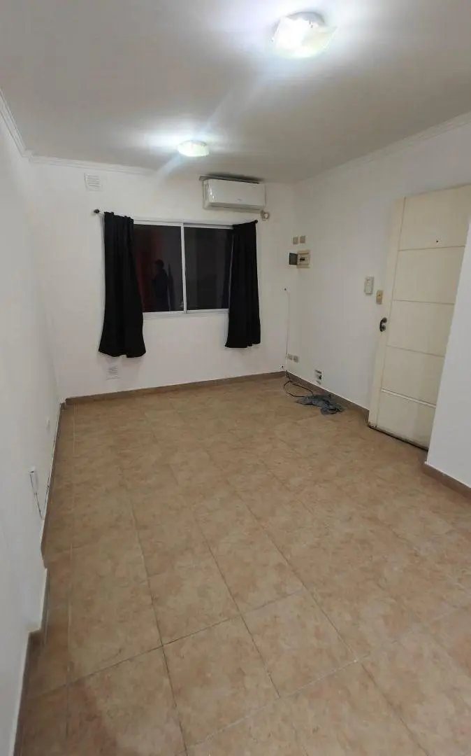Alquiler Departamento 2 ambientes con balcón y terraza. Emilio Mitre 348 2