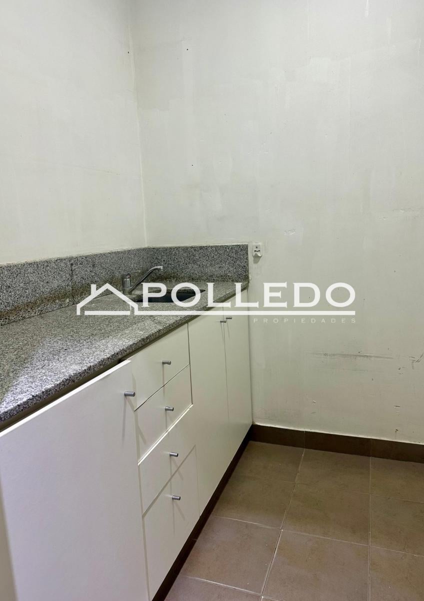 Venta Oficina Paralelo 50 Norte