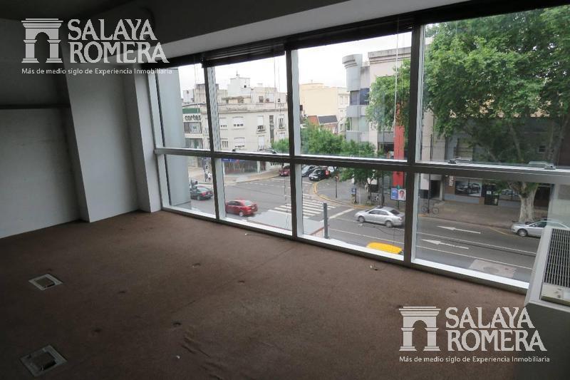 Foto de Alquiler Oficina sobre Av del Libertador mas cocheras, imagen 3