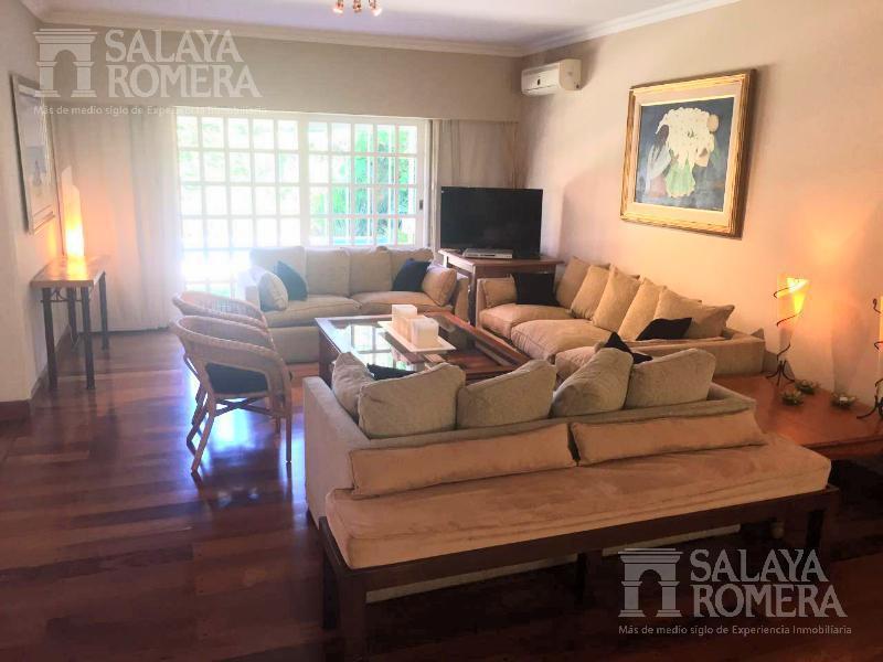 Foto de Venta Casa Martínez – 5 Ambientes con Jardín, Pileta y Quincho, imagen 5