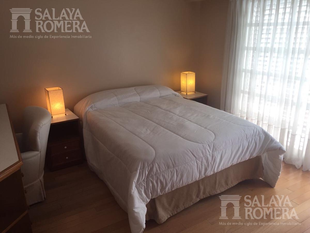 Foto de Venta Casa Martínez – 5 Ambientes con Jardín, Pileta y Quincho, imagen 3