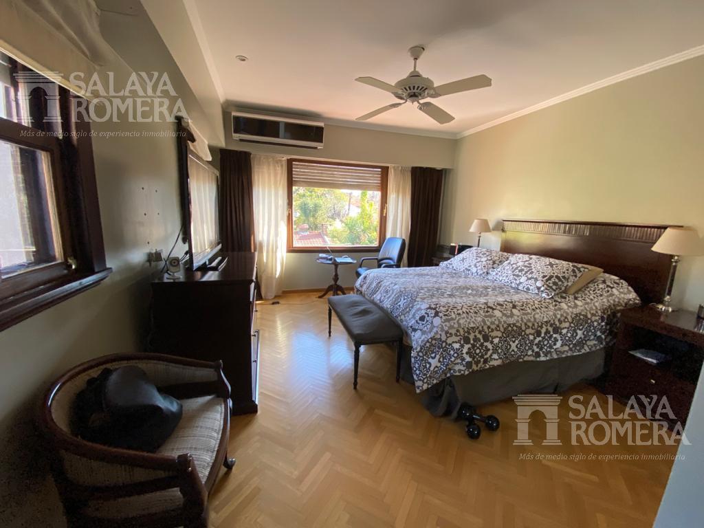 Casa en Venta - 4 Dormitorio - Unica Suite, Hermoso Lote y Jardin - La Lucila 4