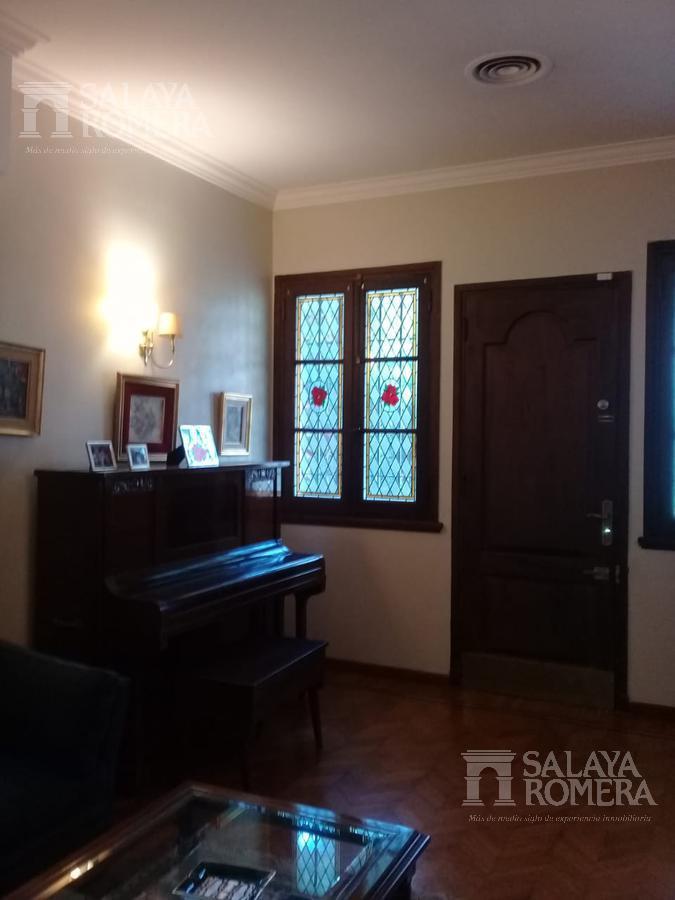 Casa en Venta - 4 Dormitorio - Unica Suite, Hermoso Lote y Jardin - La Lucila 1