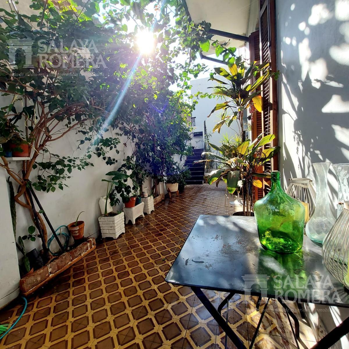 Venta PH con Entrada Independiente con Cochera y Patio 1
