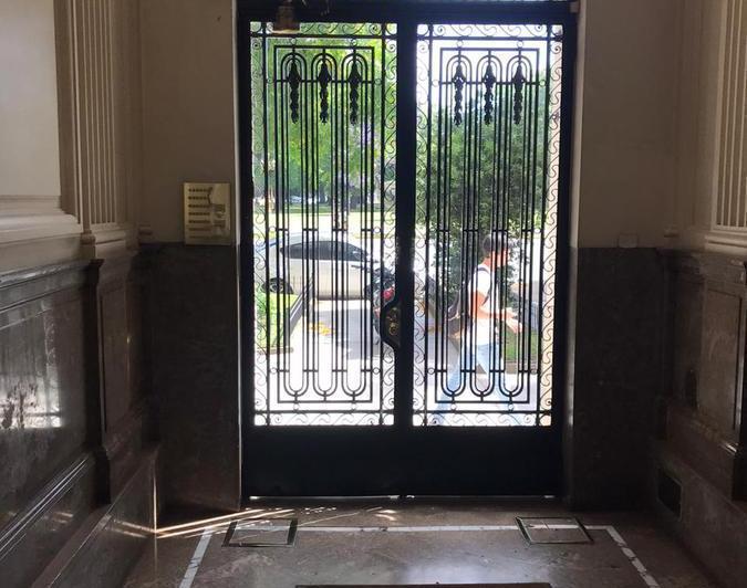 Semi piso en alquiler de 4 ambientes de categoría en Recoleta 4