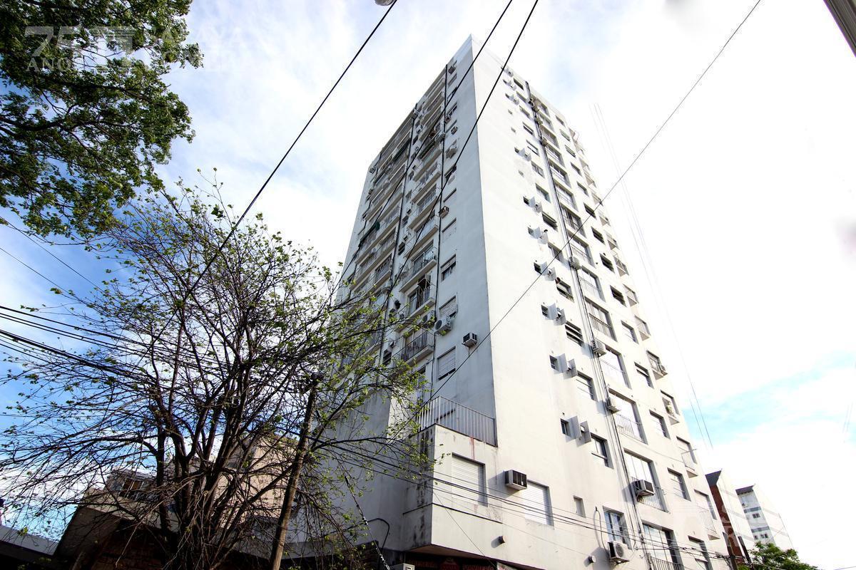 Foto de Departamento en venta Olivos 2 ambientes 42 mts - luminoso con vista al, imagen 2