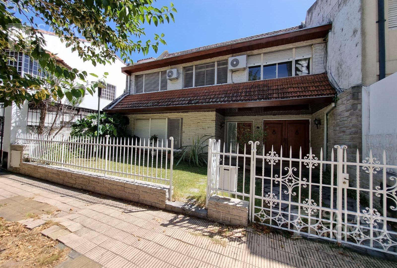 Foto de Casa 4 dormitorios en La Lucila Libertador hacia el rio, imagen 2