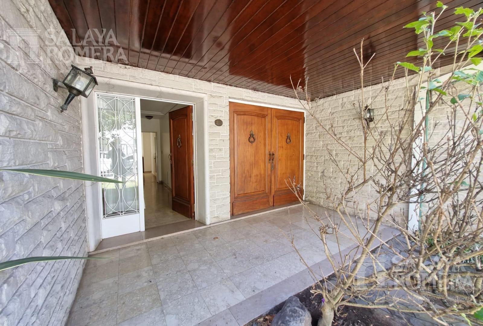 Foto de Casa 4 dormitorios en La Lucila Libertador hacia el rio, imagen 3