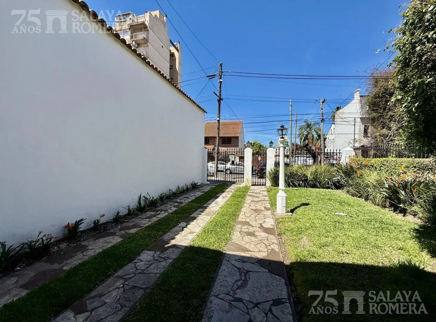 Casa en venta 6 ambientes con jardin y pileta 8