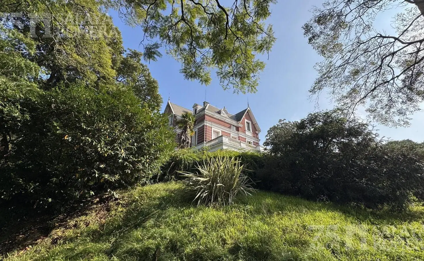 Casa colonial en venta 7 ambientes en Olivos 4