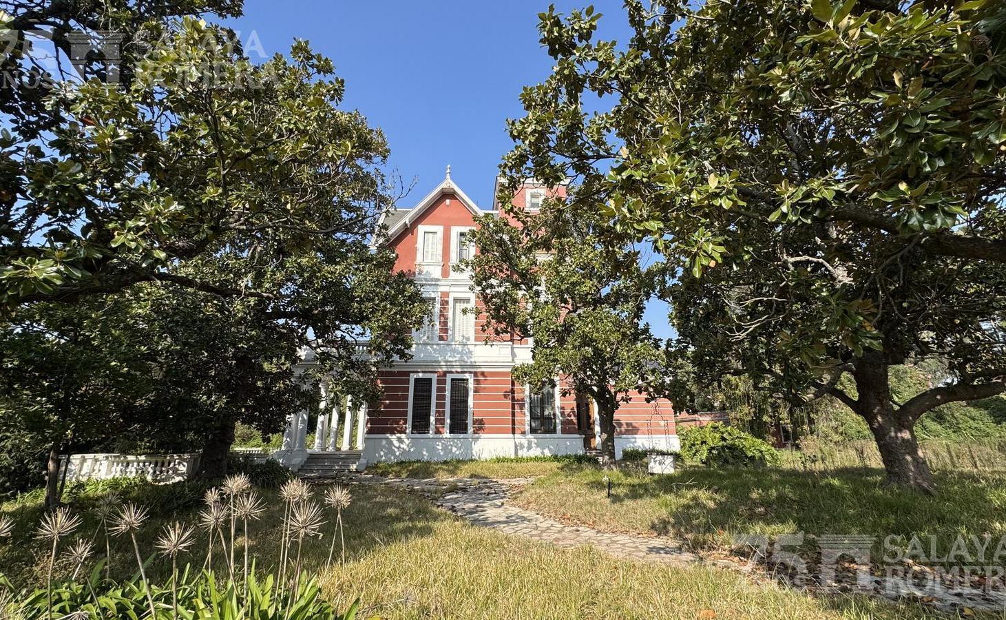 Foto de Casa colonial en venta 7 ambientes en Olivos, imagen 2