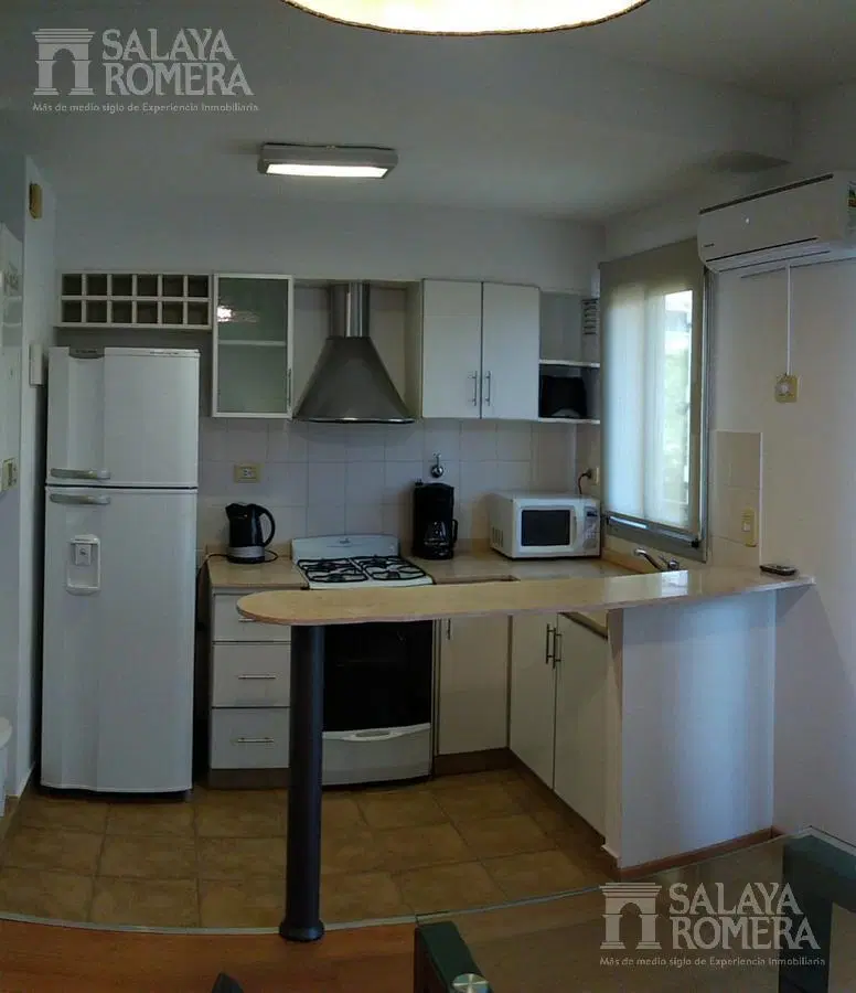 Departamento en alquiler - 2 ambientes  Olivos cochera 3
