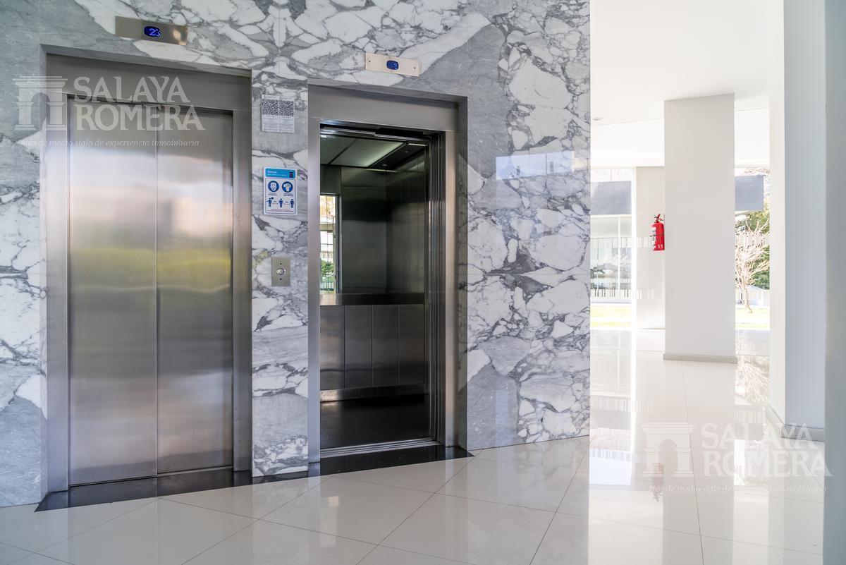 Foto de Venta Departamento 3 ambientes con cochera piso alto en Altos Porteños !, imagen 1
