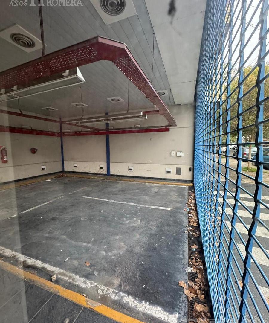Foto de Venta Local Mataderos S/ Avenida Alberdi en esquina, imagen 3