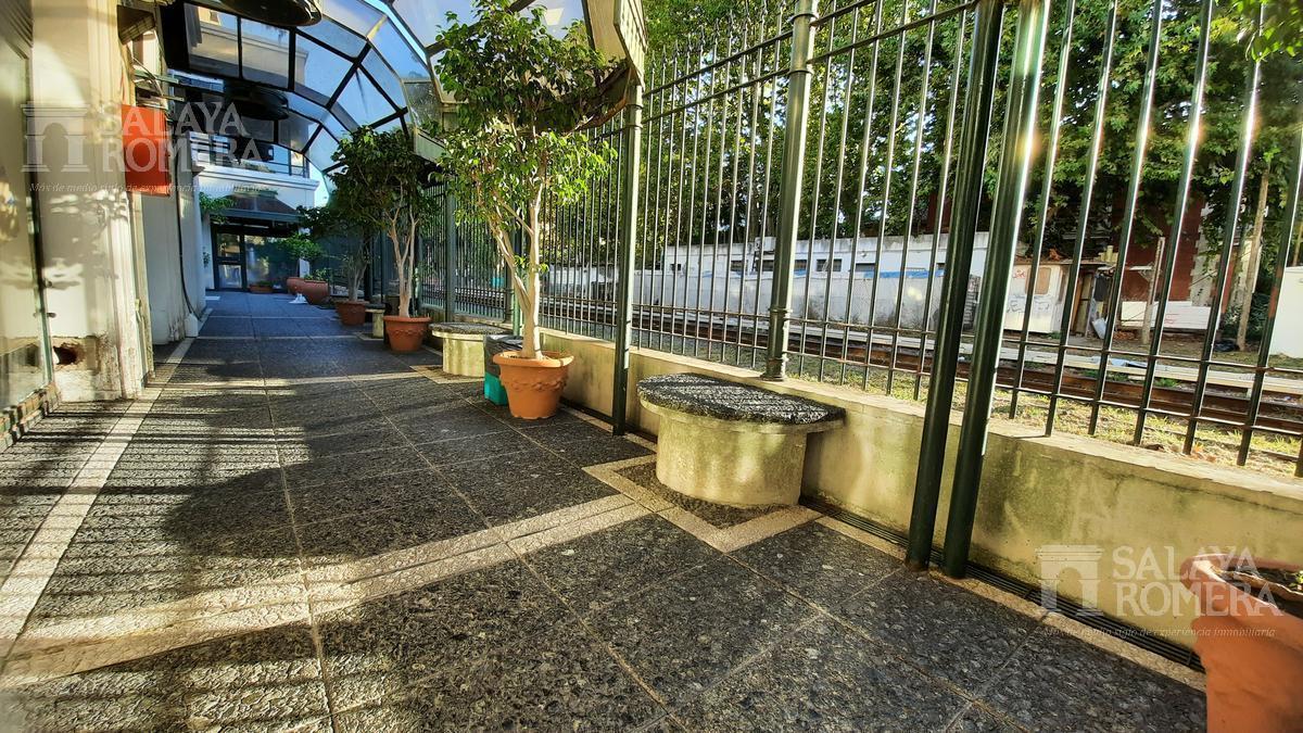Foto de Local comercial en galeria frente a la estación Olivos, imagen 4