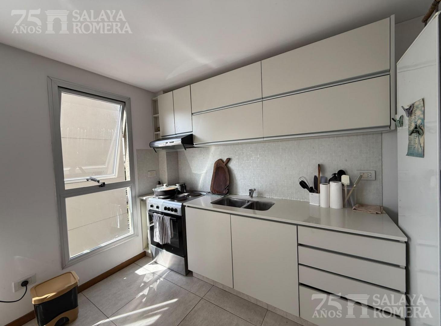 Foto de Departamento en Olivos 2 ambientes, con cochera -, imagen 3