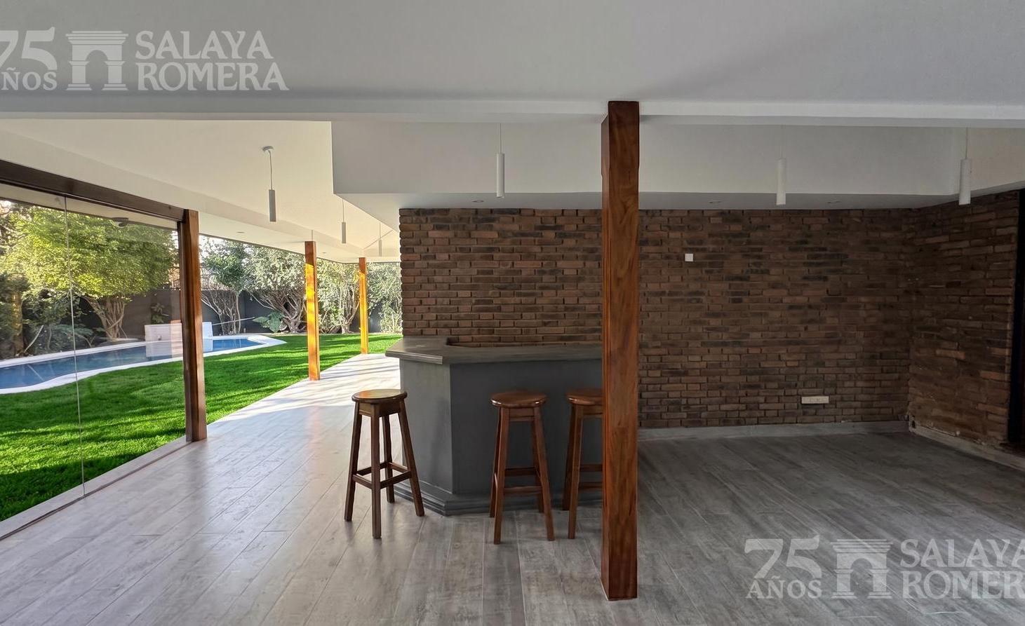 Foto de Casa en venta 3 dormitorios con dependencia jardin pileta y playroom, imagen 2