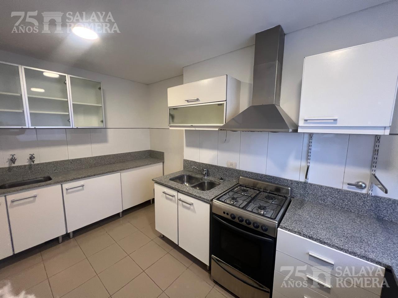 Foto de Departamento en Alquiler Olivos-Vias/Maipu 4 ambientes con cochera, imagen 3