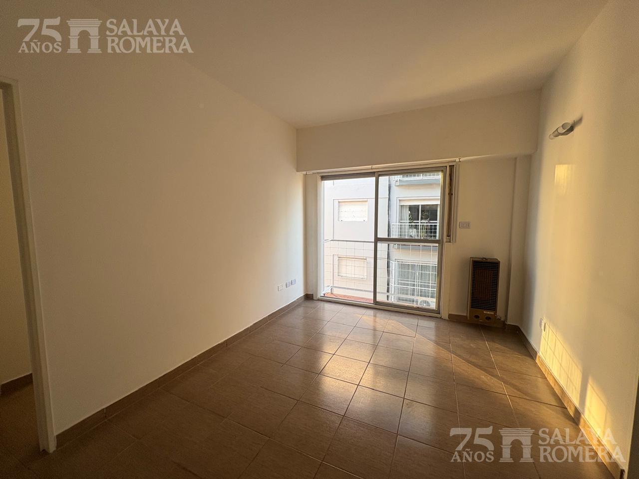 Foto de Departamento de dos ambientes en alquiler en Coghlan, imagen 2
