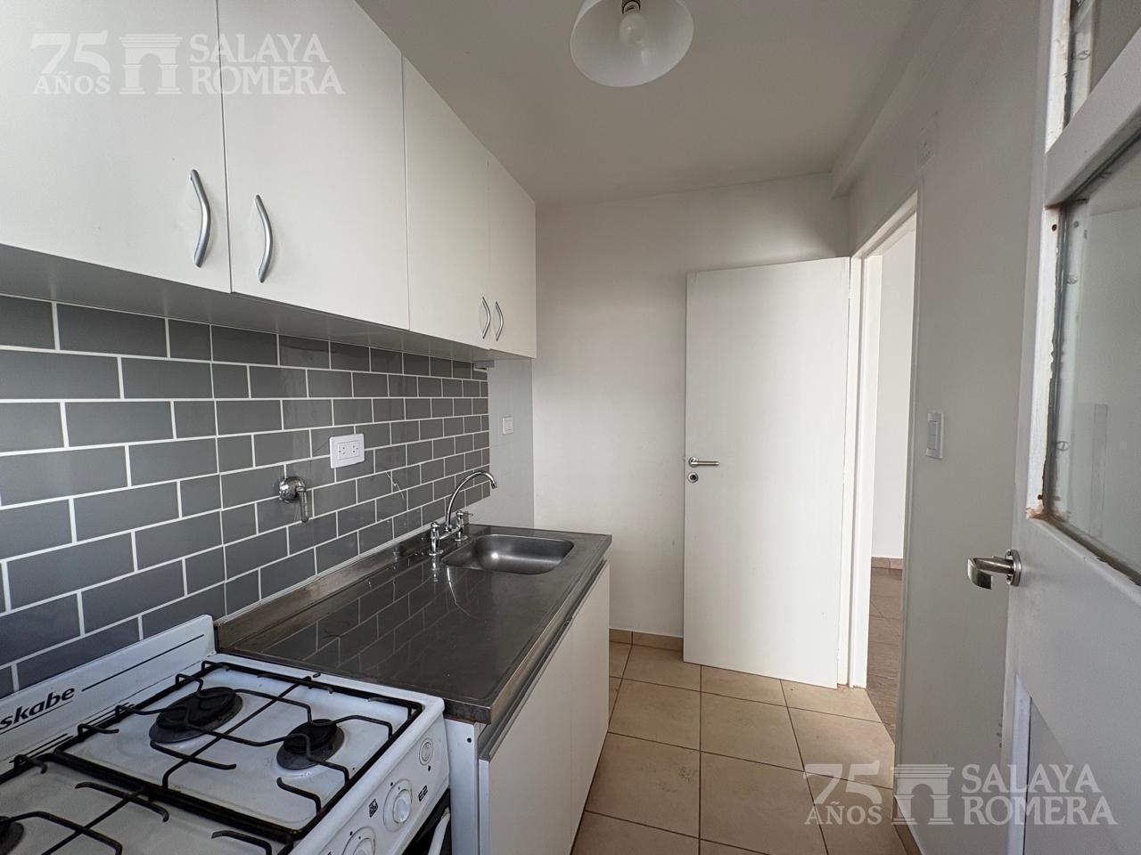 Foto de Departamento de dos ambientes en alquiler en Coghlan, imagen 4