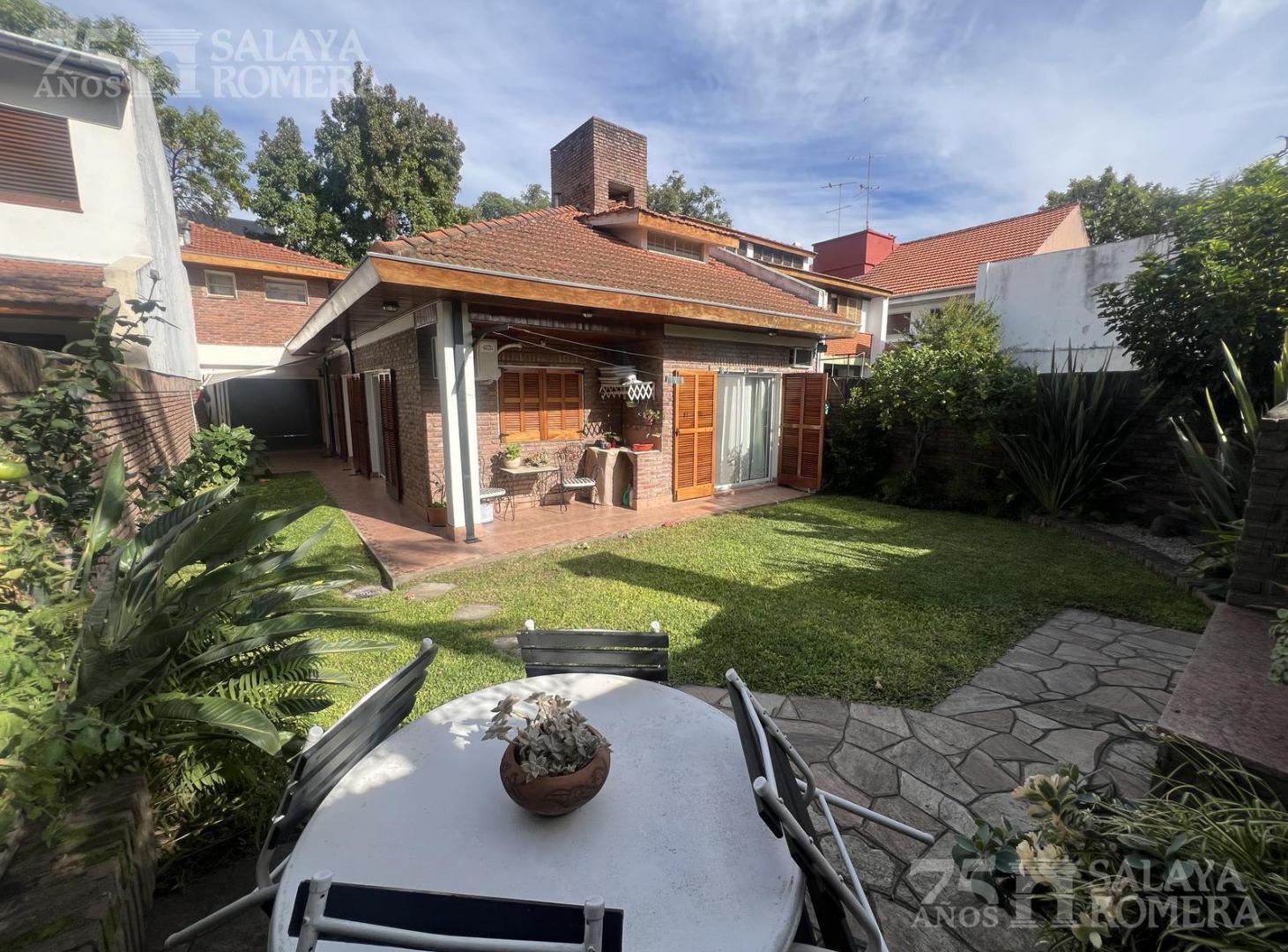 Foto de Casa en venta Vicente Lopez - Florida - 5 ambientes - Olivos -En una, imagen 2