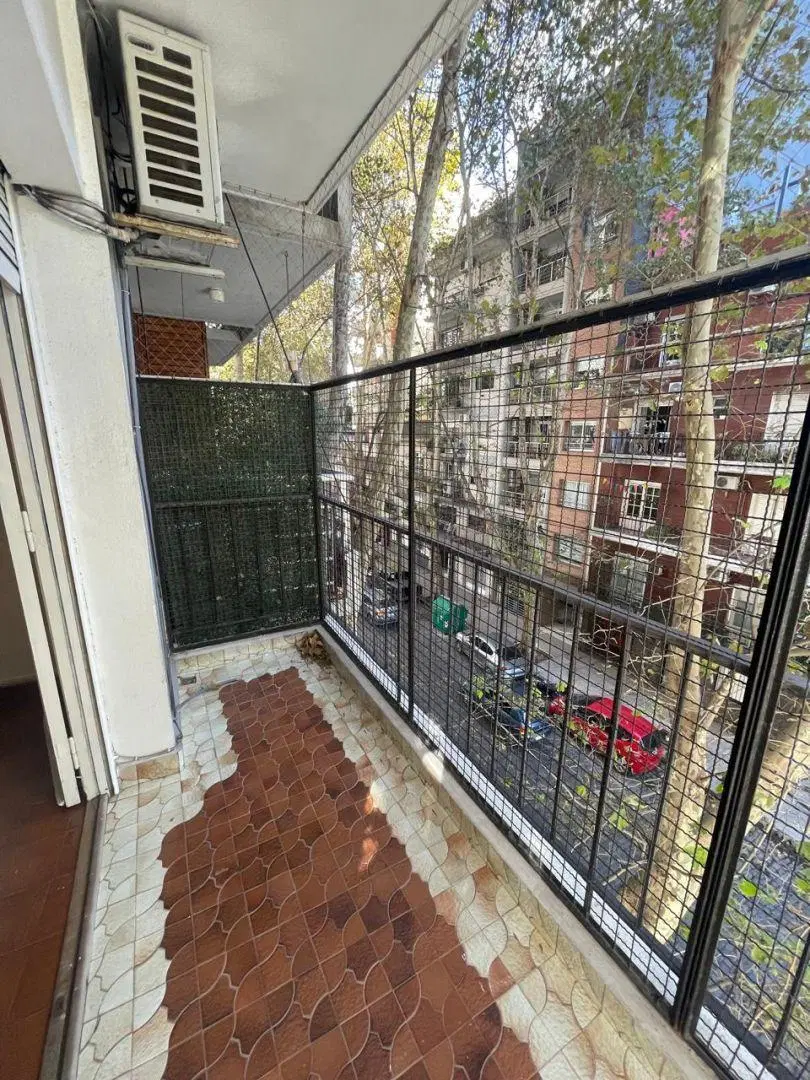 CUATRO AMBIENTES C/COCHERA y DEPENDENCIA, FRENTE BALCON, PALERMO 4