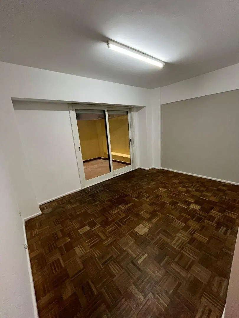 2 ambientes con patio y balcon en recoleta 4