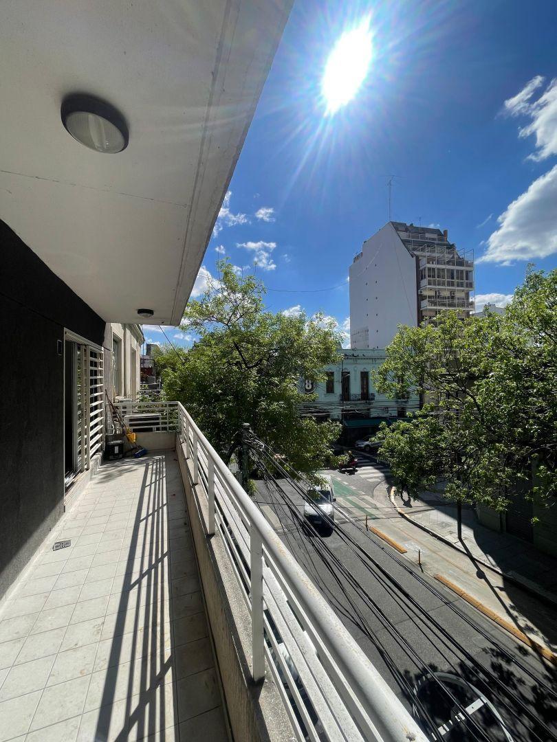 Foto de Excelente Semipiso Amoblado de 2 Ambientes con Balcón Corrido - Palermo, imagen 2