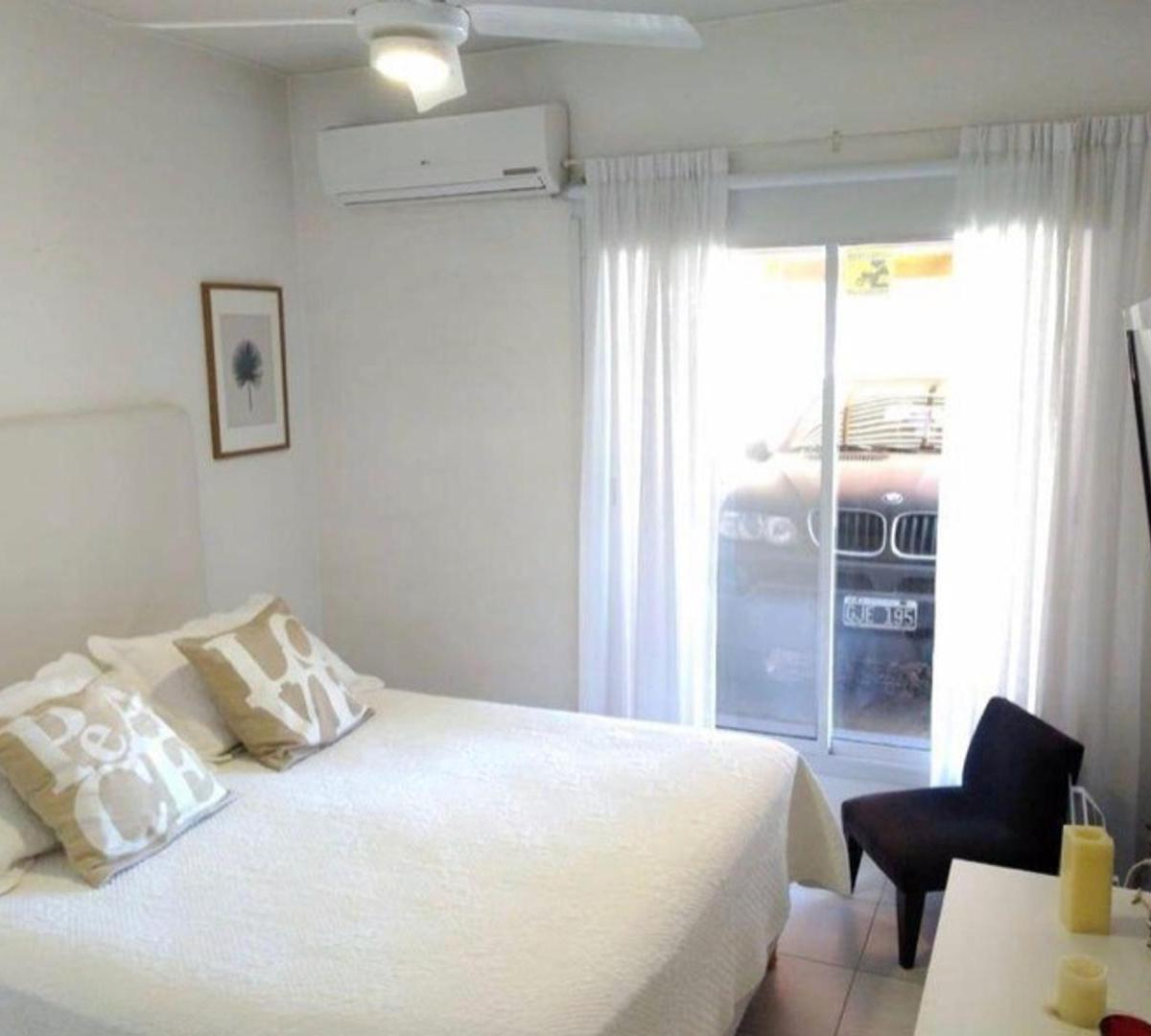 Homes Tres Ambientes con Jardín 5