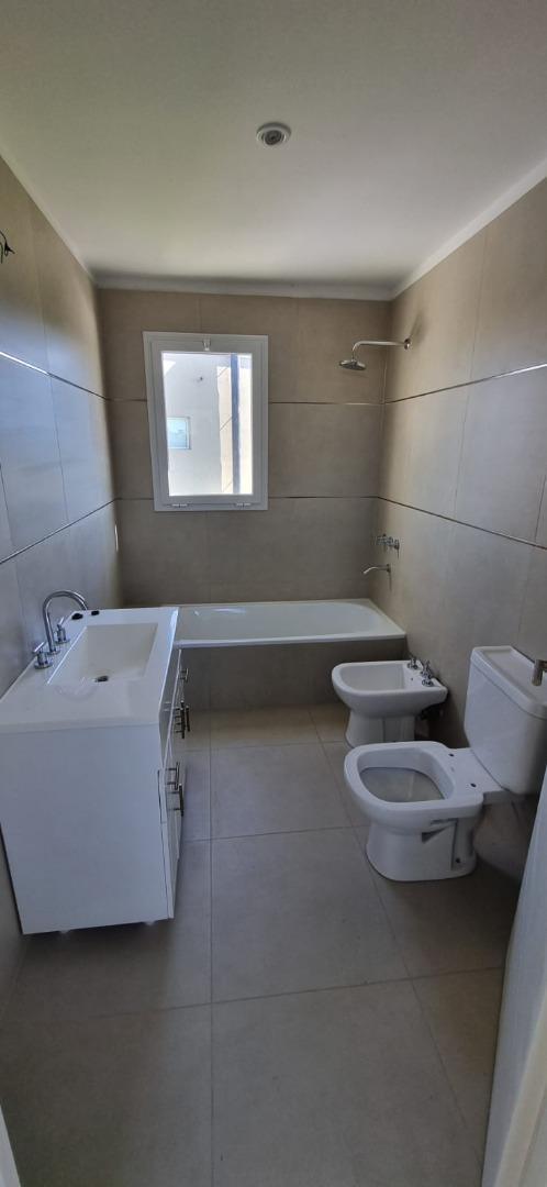 Casa en Dos Plantas a Estrenar con Pileta en Araucarias Puer 5