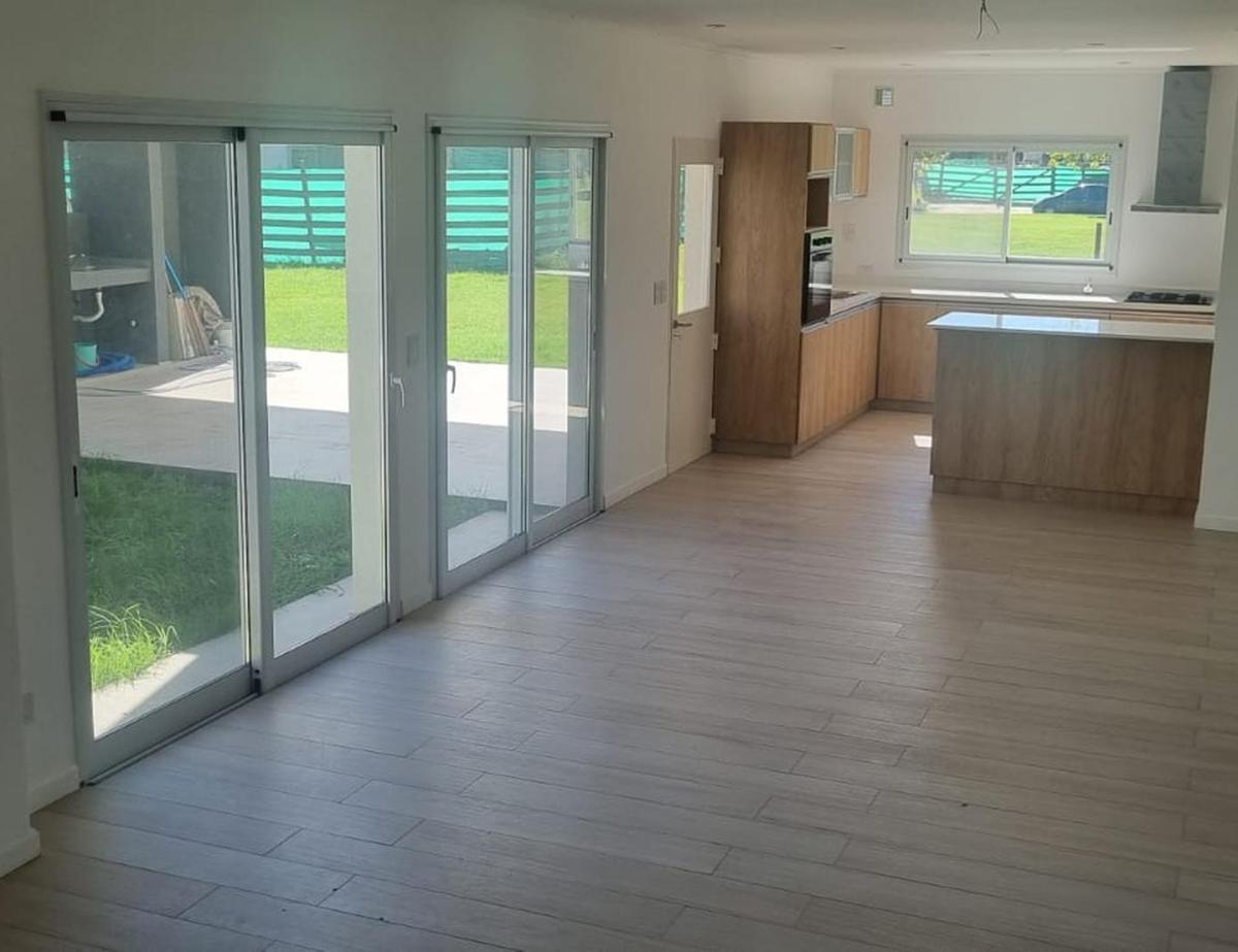 Casa en Dos Plantas a Estrenar con Pileta en Araucarias Puer 2