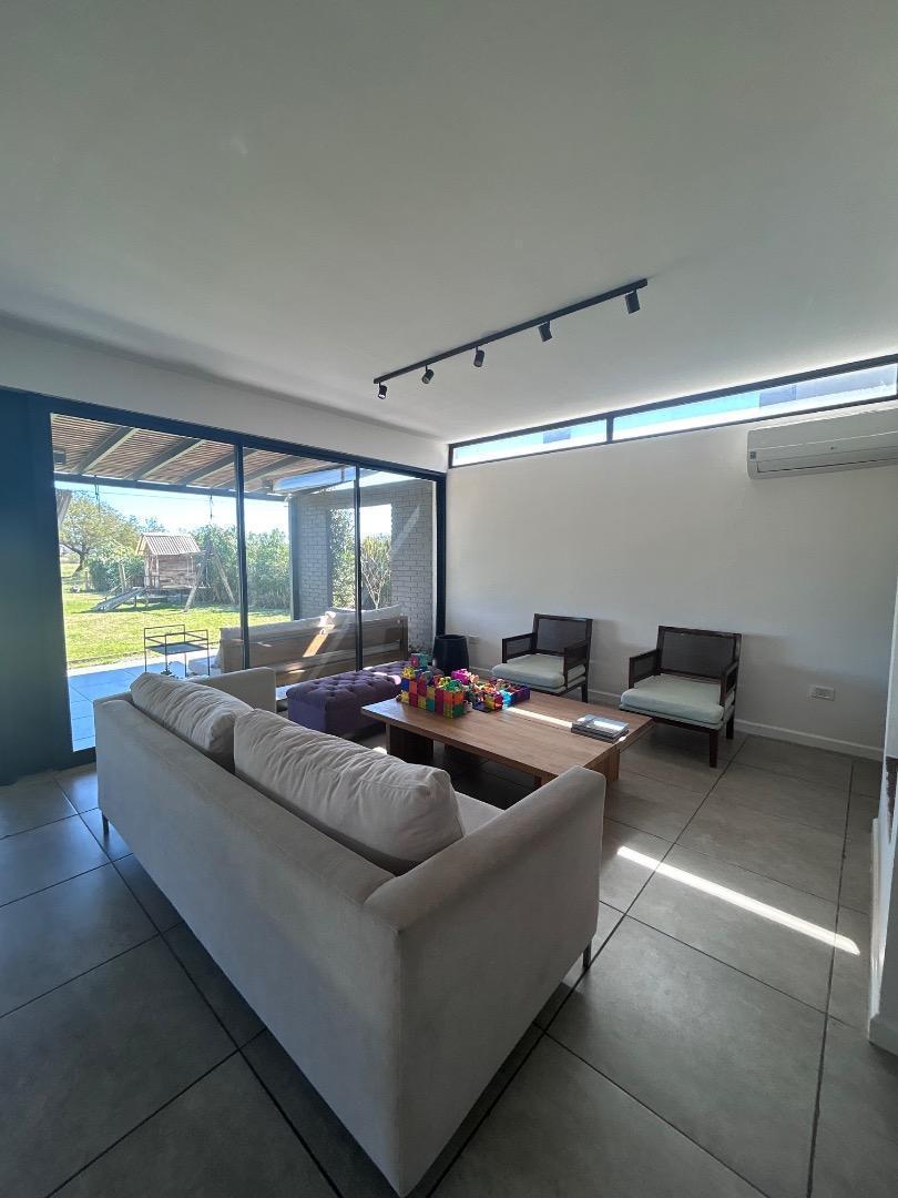 Foto de Casa a la venta en El Cantón Golf, imagen 2