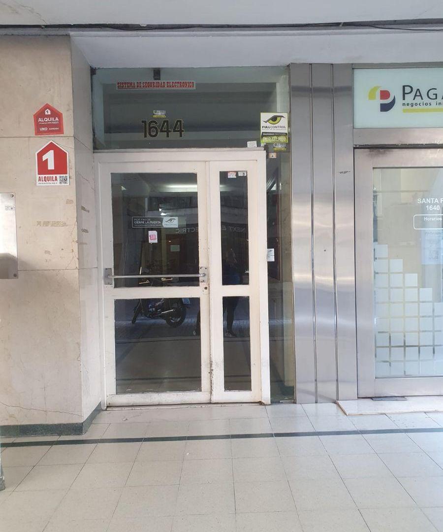 Foto de Departamento de 32 m² con 1 dormitorio en alquiler en Centro. Muy, imagen 1