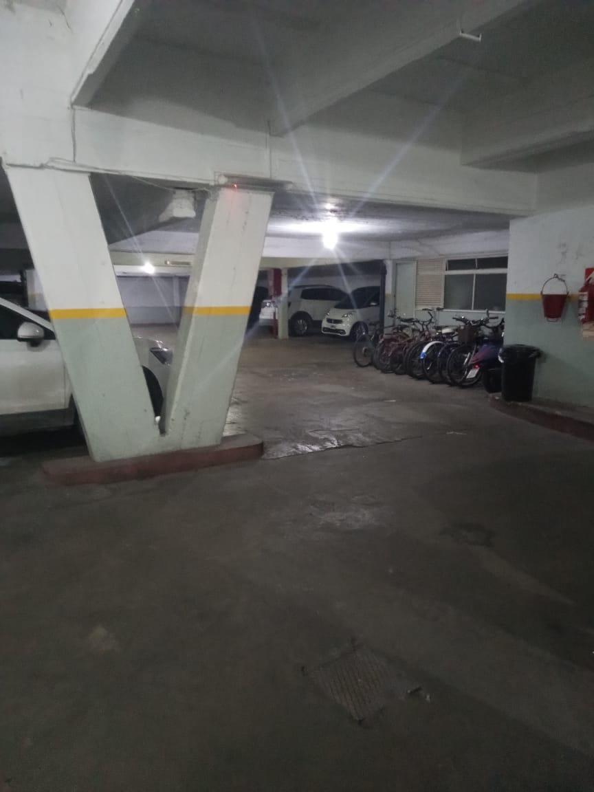 EXCELENTE COCHERA FIJA EN PB - SEGURIDAD 24 - EN INMEJORABLE UBICACION RECOLETA
