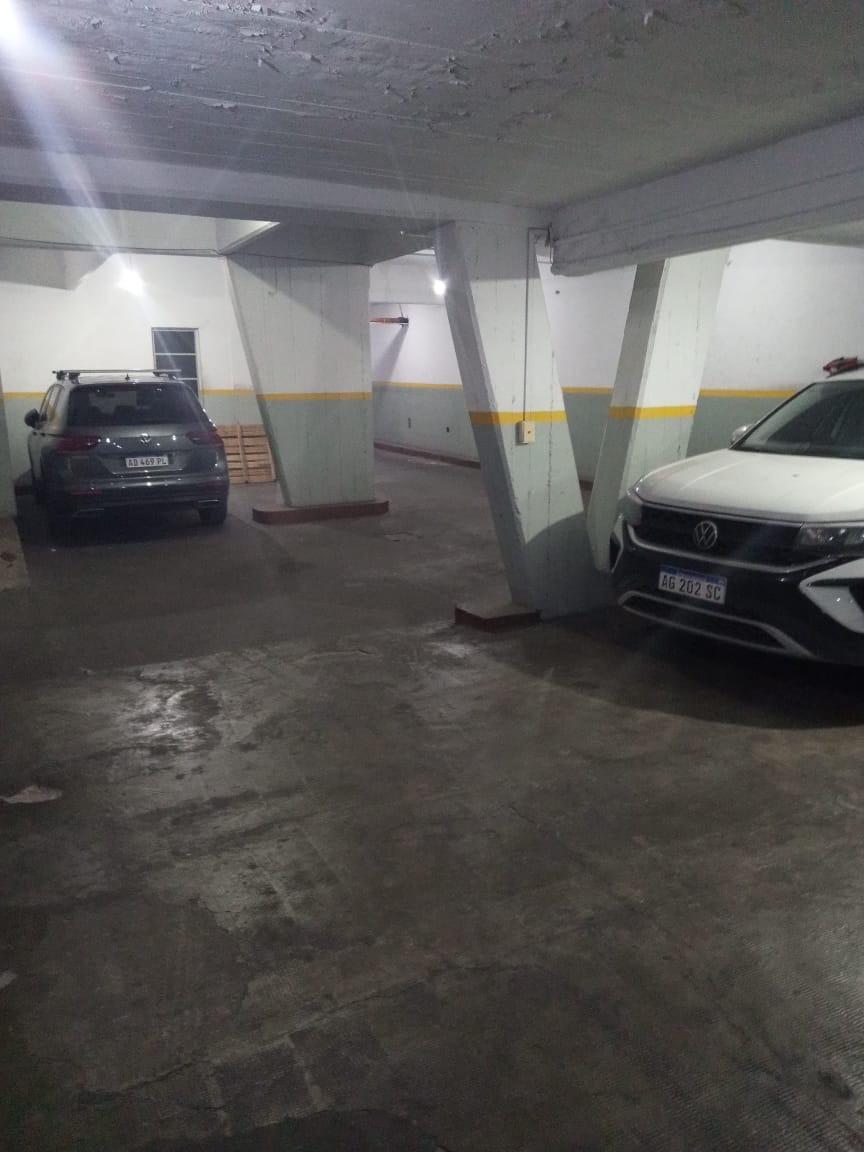 Foto de EXCELENTE COCHERA FIJA EN PB - SEGURIDAD 24 - EN INMEJORABLE UBICACION, imagen 2
