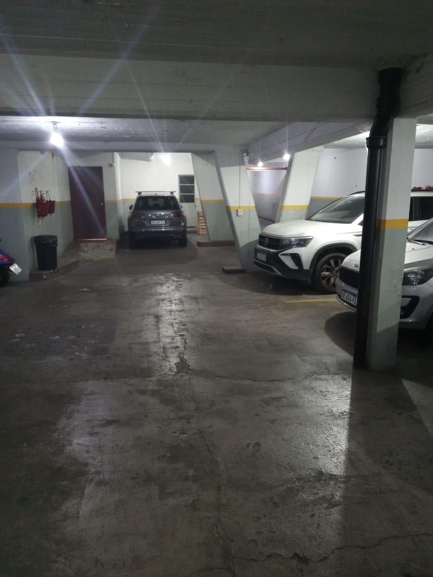 Foto de EXCELENTE COCHERA FIJA EN PB - SEGURIDAD 24 - EN INMEJORABLE UBICACION, imagen 4