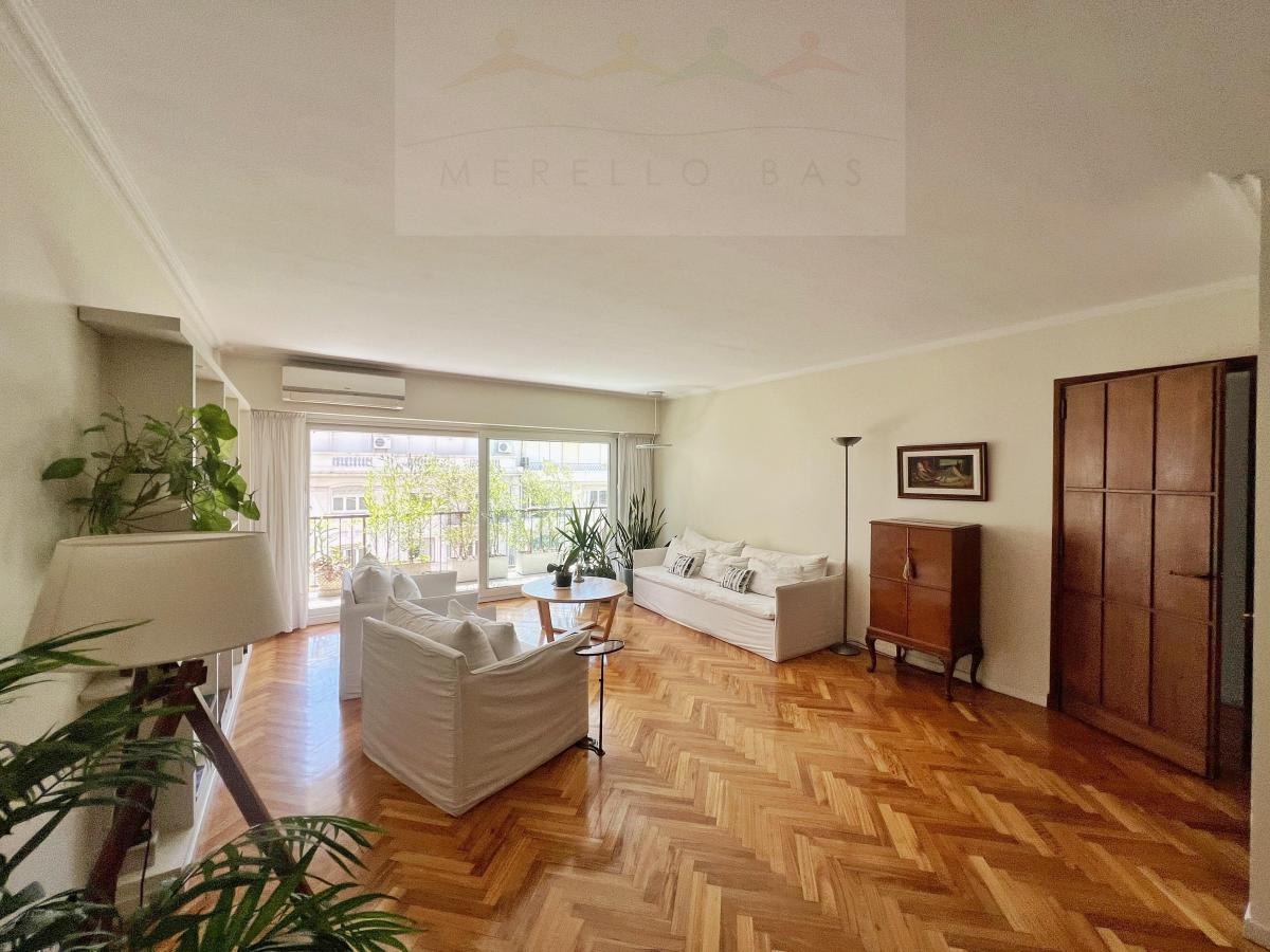 Piso Impecable Refaccionado con Cochera y Baulera en Exclusiva Zona de Recoleta 5