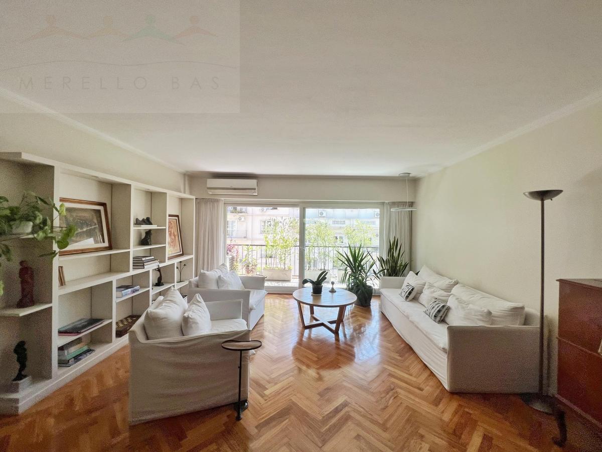 Piso Impecable Refaccionado con Cochera y Baulera en Exclusiva Zona de Recoleta 5