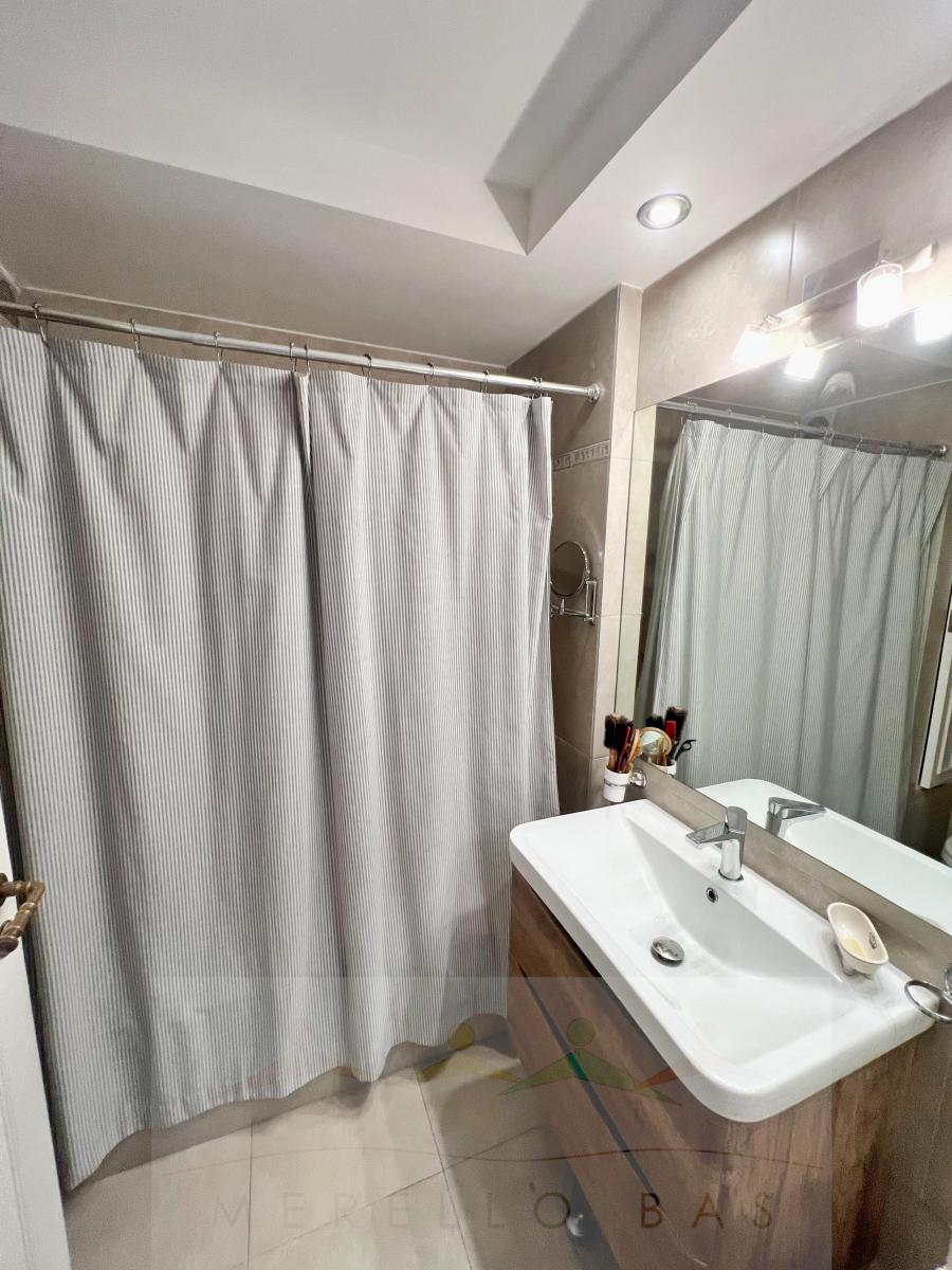 Piso Impecable Refaccionado con Cochera y Baulera en Exclusiva Zona de Recoleta 1