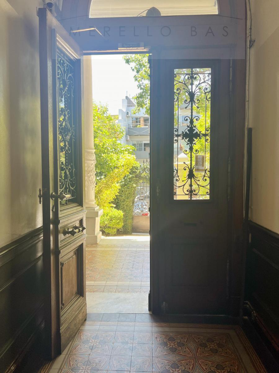 Local Comercial/oficinas en Casona Patrimonio Histórico en Excelente Ubicación 2